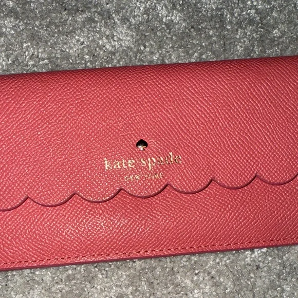Kate Spade Coral Scalloped Wallet - Picture 2 of 5